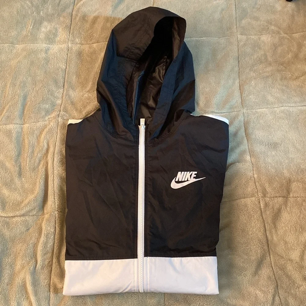 Nike Crop Trop Windbreaker “Black White” - Picture 10 of 10